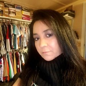 Meet your Posher, Juanita